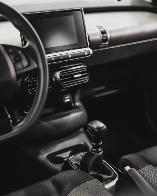 Interior del taller Autos Roso